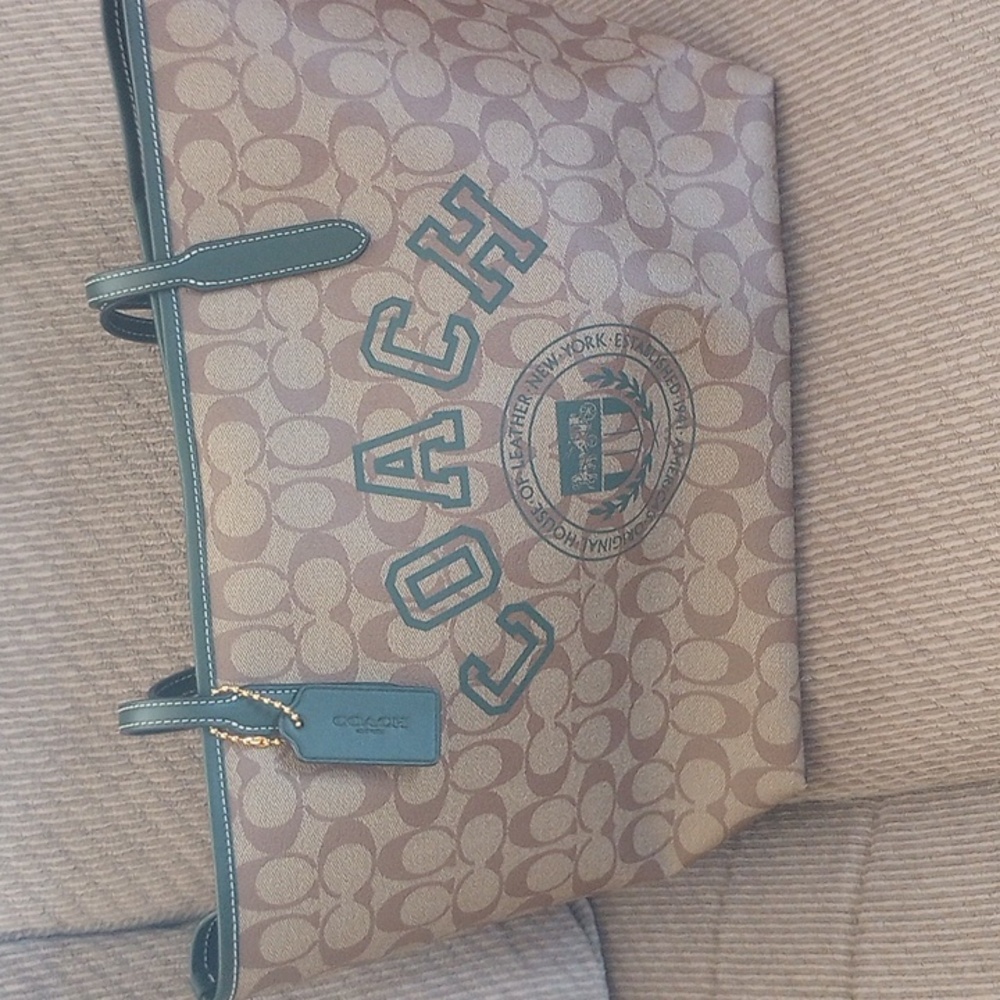 NWT Coach VSTY Signature City Tote khaki/Amazon Green
